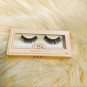 SOLD🧡House of Lashes - Demure Lite